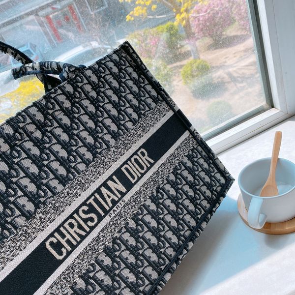 db1 dΙor printed tote shopping bag designer luxury star with embroidered canvas women handbags crossbody messenger shoulder
db1 dΙor printed tote shopping bag designer luxury star with embroidered canvas women handbags crossbody messenger shoulder
