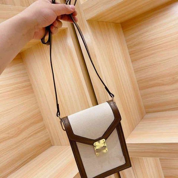 luxury handbags and storage meet temperament celebrity embroidered canvas mobile phone chain l-word retro shoulder bag
luxury handbags and storage meet temperament celebrity embroidered canvas mobile phone chain l-word retro shoulder bag