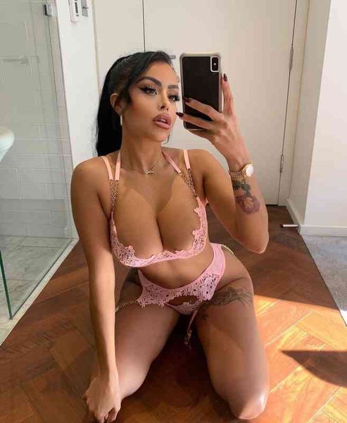 set fashion designer luxury 2022 spring and summer lingerie hanging neck socks lace, Black;white
set fashion designer luxury 2022 spring and summer lingerie hanging neck socks lace, Black;white