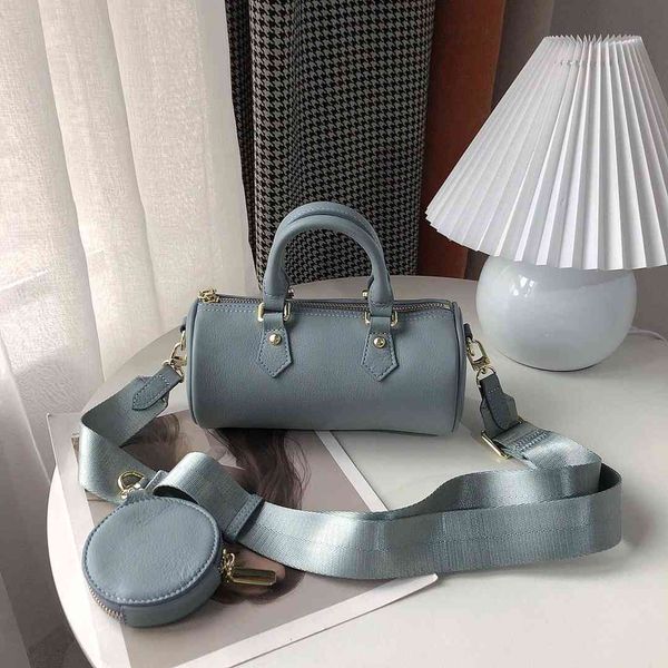 designer bagssmall leather handbag two-piece pillow bag cylinder boston first layer cowhide soft fashion all-match lady messengerluxury bag
designer bagssmall leather handbag two-piece pillow bag cylinder boston first layer cowhide soft fashion all-match lady messengerluxury bag