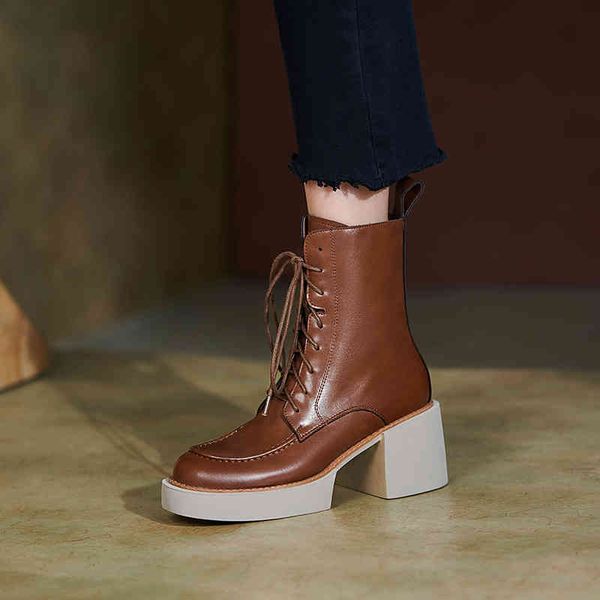 dress shoes 2022 new neutral leisure fashion women ankle boots motorcycle genuine leather thick heels autumn winter casual woman e, Black
dress shoes 2022 new neutral leisure fashion women ankle boots motorcycle genuine leather thick heels autumn winter casual woman e, Black