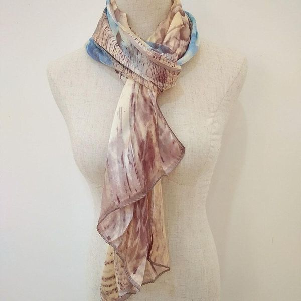 scarves 2021 high-quality silk scarf fabrics comfortable and skin-friendly natural clean without any additives, Blue;gray
scarves 2021 high-quality silk scarf fabrics comfortable and skin-friendly natural clean without any additives, Blue;gray