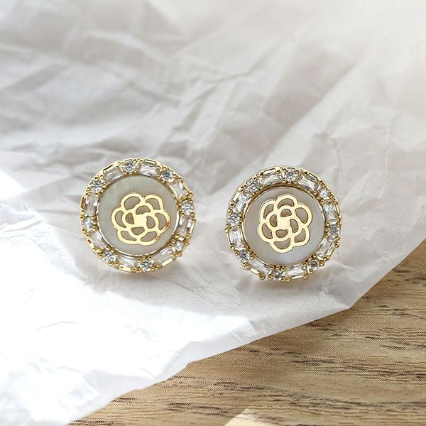 70% off luxury jewelry new 925 silver needle round high-grade flash drill micro inlaid simple earrings, fashionable earrings, Golden;silver
70% off luxury jewelry new 925 silver needle round high-grade flash drill micro inlaid simple earrings, fashionable earrings, Golden;silver
