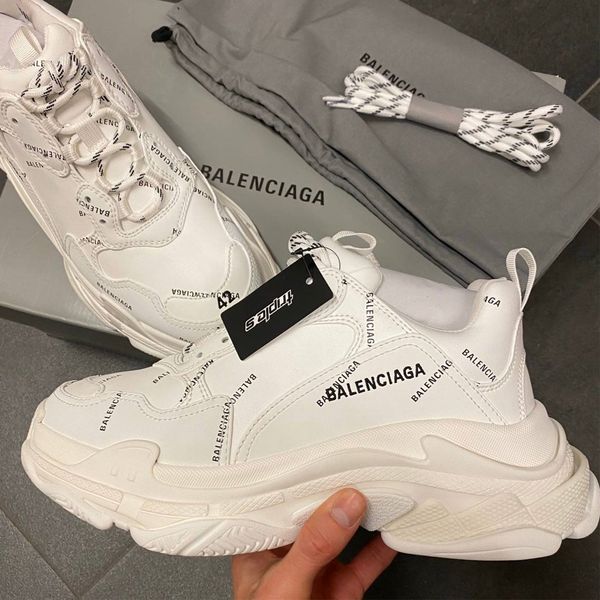 2021 fw bà lènçiaga triple s retro sneaker fashion vintage kanye west old grandpa trainers design mens womens casual shoes chaussures, Black
2021 fw bà lènçiaga triple s retro sneaker fashion vintage kanye west old grandpa trainers design mens womens casual shoes chaussures, Black