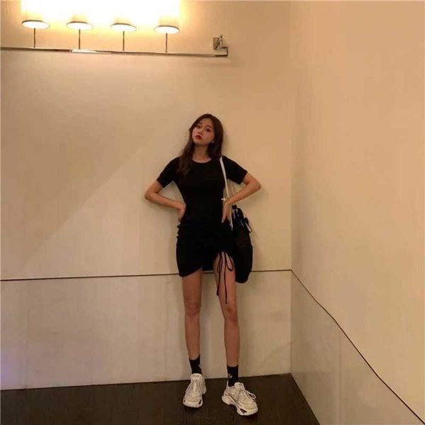 summer girl's suspender dress with black buttocks and tight design, showing thin short skirt, Black;gray
summer girl's suspender dress with black buttocks and tight design, showing thin short skirt, Black;gray