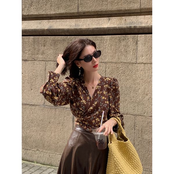 women's t shirt 2021 autumn open long sleeve waist closing floral blouse interpretation of beauty 93192, White
women's t shirt 2021 autumn open long sleeve waist closing floral blouse interpretation of beauty 93192, White