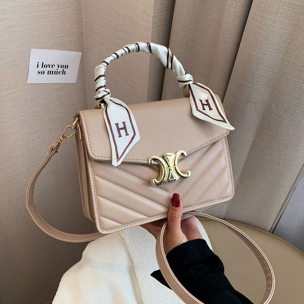 autumn 2021 new fashion silk scarf portable small square bag net red single shoulder messenger bag
autumn 2021 new fashion silk scarf portable small square bag net red single shoulder messenger bag