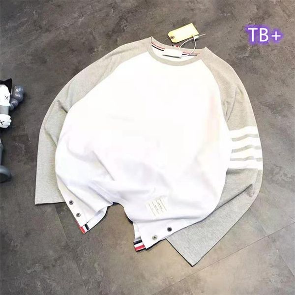 fashion brand tb + 21 spring new men's and women's four bar split round neck raglan sleeve thin lovers' bottom shirt, Black
fashion brand tb + 21 spring new men's and women's four bar split round neck raglan sleeve thin lovers' bottom shirt, Black