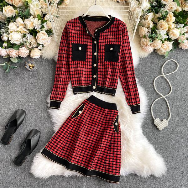 design women autumn plaid knitted set o neck long sleeve single breasted +high waist a-line skirt two pieces set 210419, White
design women autumn plaid knitted set o neck long sleeve single breasted +high waist a-line skirt two pieces set 210419, White