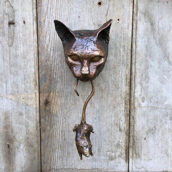 vicious cat door knocker sculpture ornament home outdoor garden decor enemy pest repellent mouse deterrent metal statue protect decorations
vicious cat door knocker sculpture ornament home outdoor garden decor enemy pest repellent mouse deterrent metal statue protect decorations