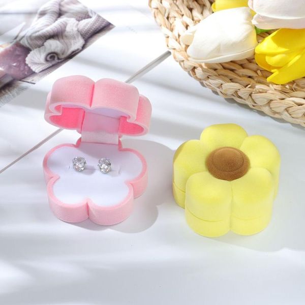 jewelry pouches, bags gift wedding display holder ring box package plum blossom container, Pink;blue
jewelry pouches, bags gift wedding display holder ring box package plum blossom container, Pink;blue
