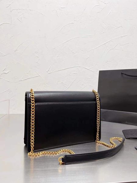 2022designer bag super popular hit color retro high-quality genuine leather letter chain bag ladies luxury handbags
2022designer bag super popular hit color retro high-quality genuine leather letter chain bag ladies luxury handbags