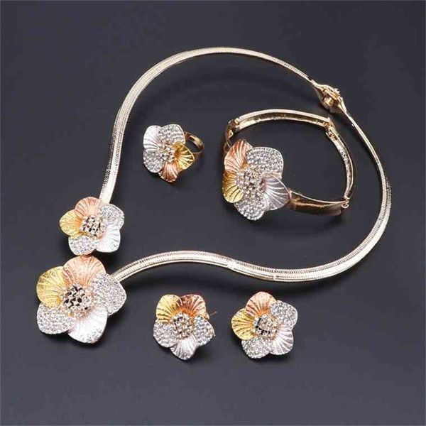 nigerian wedding women accessories jewelry set fashion dubai gold color flower shaped jewelry set statement bridal jewelry set-a, Golden;silver
nigerian wedding women accessories jewelry set fashion dubai gold color flower shaped jewelry set statement bridal jewelry set-a, Golden;silver