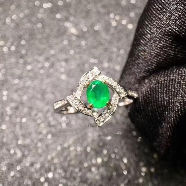 cluster rings fashion windmill surround natural green emerald gem ring s925 silver gemstone women's party jewelry, Golden;silver
cluster rings fashion windmill surround natural green emerald gem ring s925 silver gemstone women's party jewelry, Golden;silver