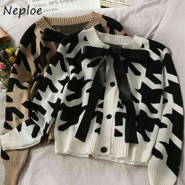 o neck long sleeve single breast knit cardigans women bow design plaid slim pull femme coat spring sueter 210422, White;black
o neck long sleeve single breast knit cardigans women bow design plaid slim pull femme coat spring sueter 210422, White;black