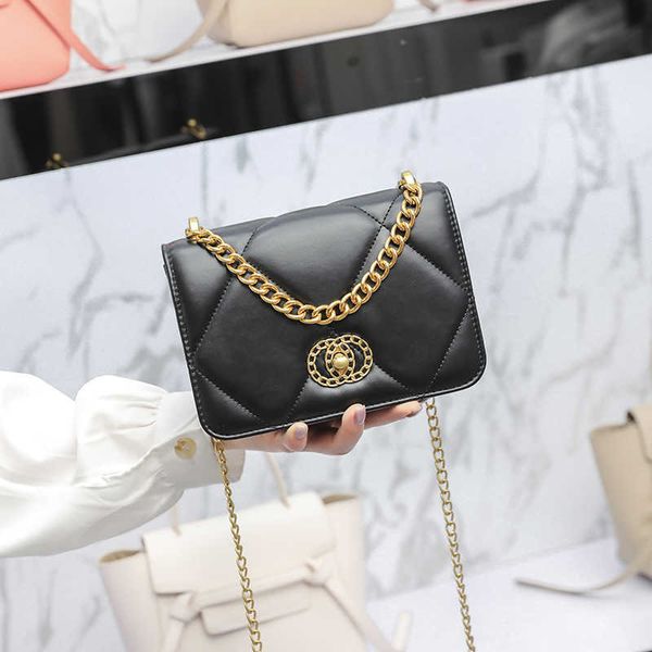single shoulder women's bag lingge chain high appearance small square 2021 fashion chic ring hardware buckle
single shoulder women's bag lingge chain high appearance small square 2021 fashion chic ring hardware buckle