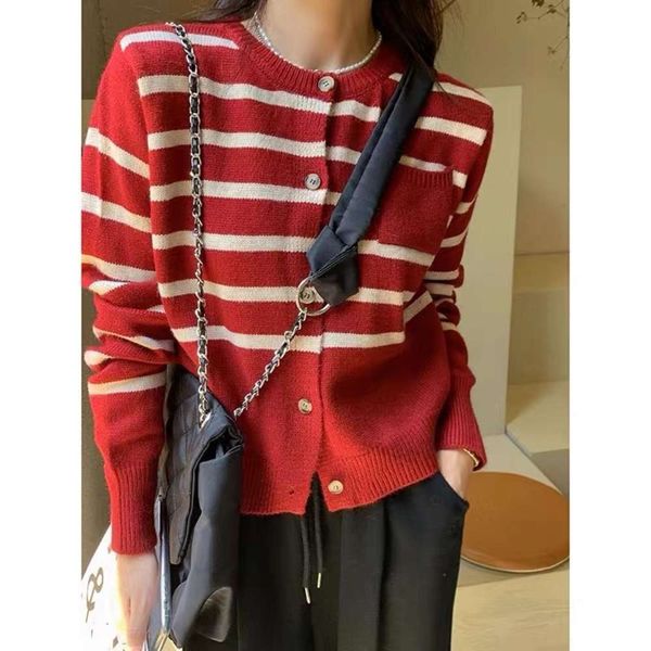 autumn year's knitted cardigan short coat sweater loose and for external wear, White;black
autumn year's knitted cardigan short coat sweater loose and for external wear, White;black