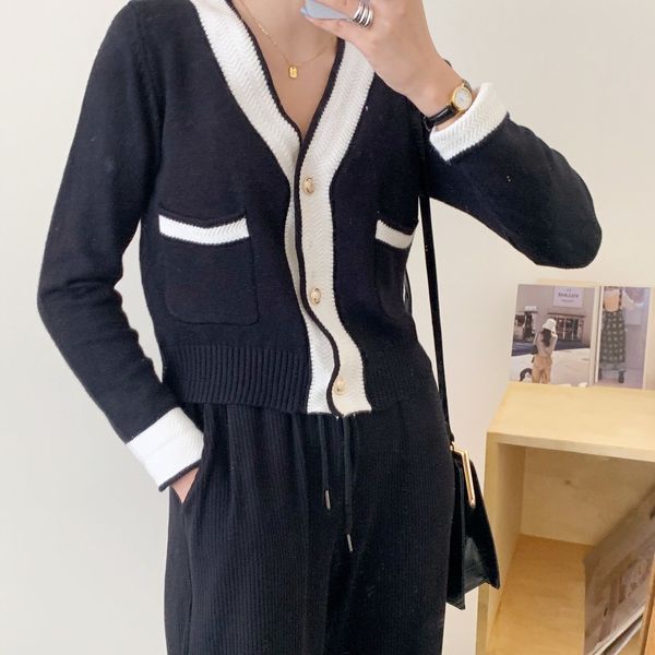 autumn winter v-neck bottoming sweater coat vintage slim contrast color ol knit cardigan knitted sweaters 210421, White;black
autumn winter v-neck bottoming sweater coat vintage slim contrast color ol knit cardigan knitted sweaters 210421, White;black