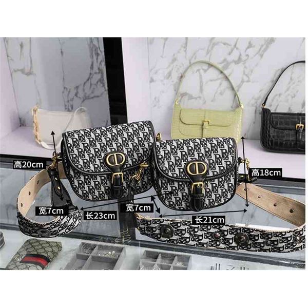 diofifi leather women's 2021 new fashion saddle cross half circle embroidery canvas one shoulder bag
diofifi leather women's 2021 new fashion saddle cross half circle embroidery canvas one shoulder bag