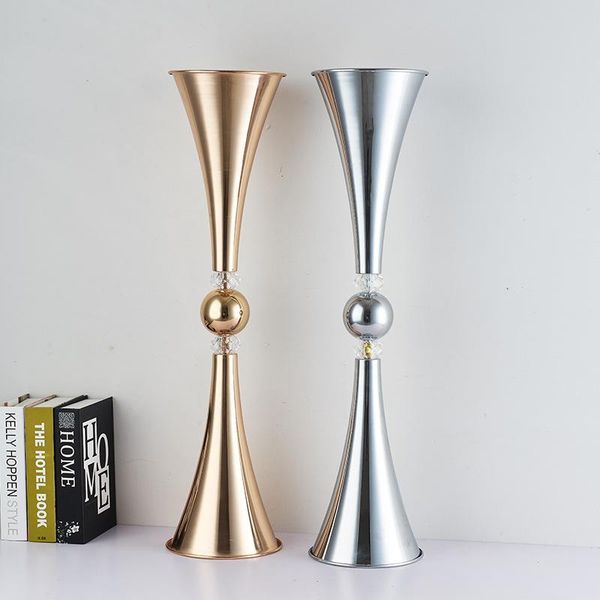 candle holders 10 pcs / lot vases metal candlesticks wedding centerpieces event flower road lead home decoration
candle holders 10 pcs / lot vases metal candlesticks wedding centerpieces event flower road lead home decoration