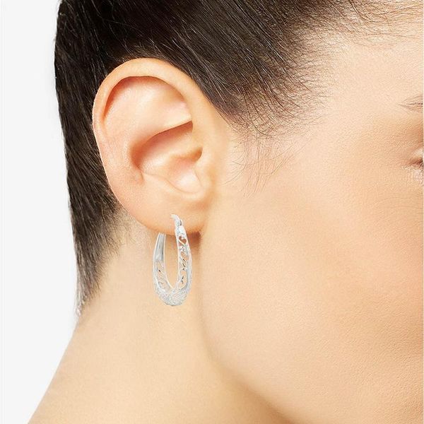 stud heart-shaped hollow through-the-ear earrings european and american exaggerated banquet wedding ear buckle, Golden;silver
stud heart-shaped hollow through-the-ear earrings european and american exaggerated banquet wedding ear buckle, Golden;silver