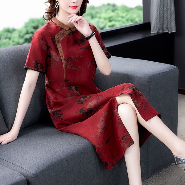 fine national turtle crack middle aged mother women's mulberry silk slim temperament large size qipao skirt, Red
fine national turtle crack middle aged mother women's mulberry silk slim temperament large size qipao skirt, Red