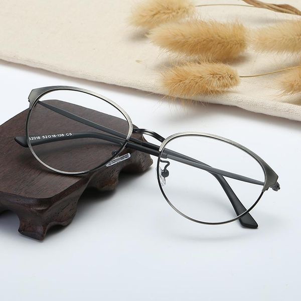 sunglasses 2021 korean fashion anti-blue metal flat gloss men and women literary glasses carved mirror leg, White;black
sunglasses 2021 korean fashion anti-blue metal flat gloss men and women literary glasses carved mirror leg, White;black