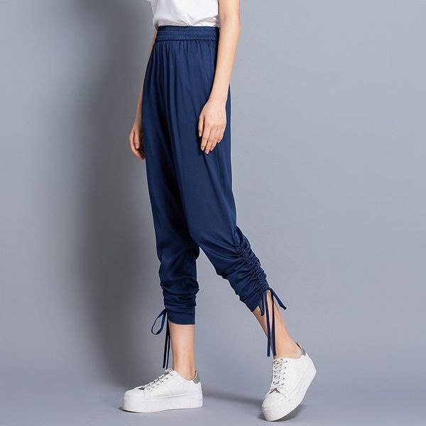 women's pants & capris 100% silk women simple design solid elastic waist pockets harem trousers fashion europe and american style 2021, Black;white
women's pants & capris 100% silk women simple design solid elastic waist pockets harem trousers fashion europe and american style 2021, Black;white