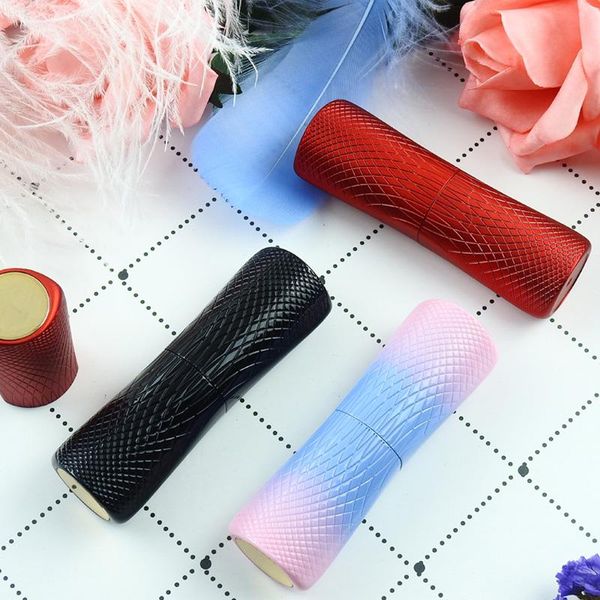 makeup 12.1mm black pink red empty lip lipstick batom tube snake skin shape plastic refillable bottles 200pcs/lot packing 
makeup 12.1mm black pink red empty lip lipstick batom tube snake skin shape plastic refillable bottles 200pcs/lot packing