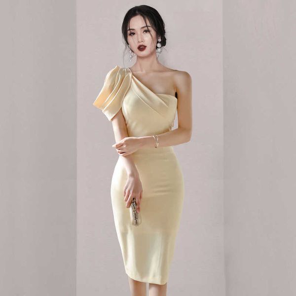women ruffles one shoulder slash neck sleeveless club dress lady slim wrap hips evening party es summer vestidos 210529, Black;gray
women ruffles one shoulder slash neck sleeveless club dress lady slim wrap hips evening party es summer vestidos 210529, Black;gray