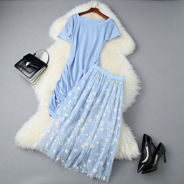 two piece dress european and american women's wear summer style short sleeve t-shirt chrysanthemum printed sequined skirt fashion suit, White
two piece dress european and american women's wear summer style short sleeve t-shirt chrysanthemum printed sequined skirt fashion suit, White