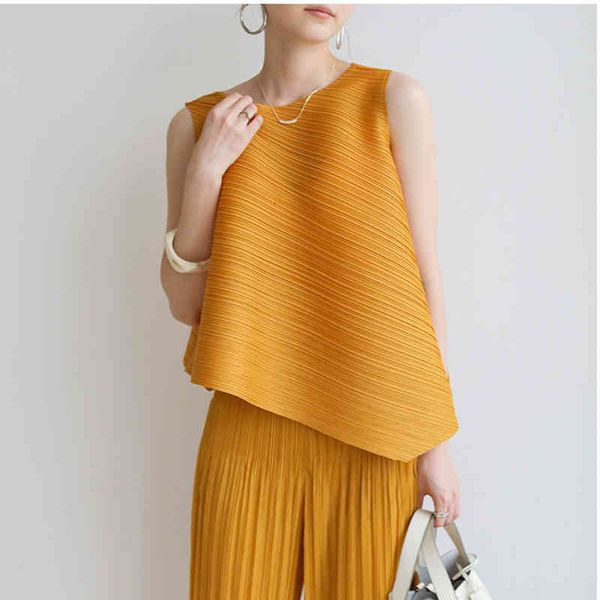 women's jackets ladies summer miyak pleated clothes set sleeveless irregular tank carrot pants casual loose plus size 2 piece, Black;brown
women's jackets ladies summer miyak pleated clothes set sleeveless irregular tank carrot pants casual loose plus size 2 piece, Black;brown