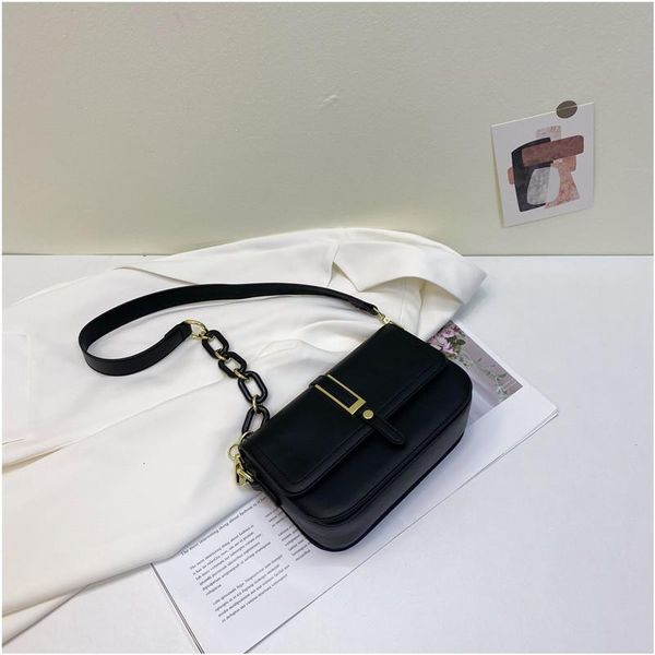 style women's bag fashion net red versatile messenger chain one shoulder small square bags
style women's bag fashion net red versatile messenger chain one shoulder small square bags