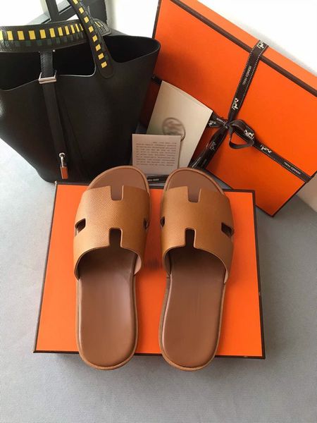 2021 designer fashion luxurys men slippers summer beach genuine leather rivet slipper flip flops sandals man casual flat slides with box lar, Black
2021 designer fashion luxurys men slippers summer beach genuine leather rivet slipper flip flops sandals man casual flat slides with box lar, Black