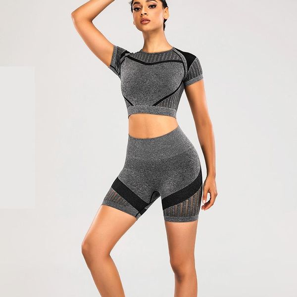 yoga outfit nahtlose set frauen sportswear mesh kurzarm fitness anzüge mit shorts gym kleidung sport für frau sportlich tragen
yoga outfit nahtlose set frauen sportswear mesh kurzarm fitness anzüge mit shorts gym kleidung sport für frau sportlich tragen