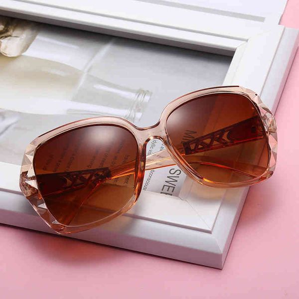 2021 new large frame sunglass korean women's fashion sunglass driving riding glass 5588s, White;black
2021 new large frame sunglass korean women's fashion sunglass driving riding glass 5588s, White;black