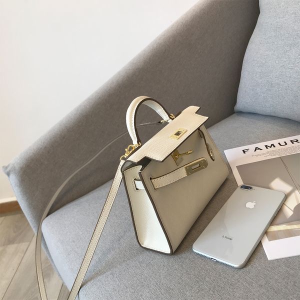 designer brand luxury customized high-grade handbag crossbody shoulder bag elegant milkshake whitemini shoulder crossbody women cowhide
designer brand luxury customized high-grade handbag crossbody shoulder bag elegant milkshake whitemini shoulder crossbody women cowhide