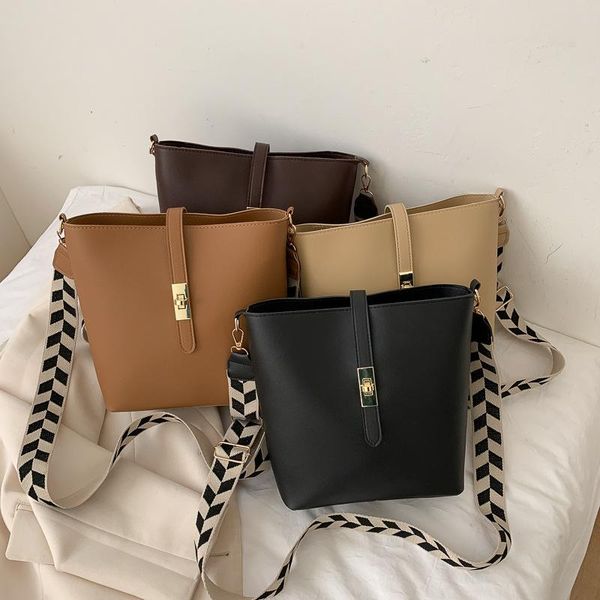 evening bags fashion luxury chain shoulder mini crossbody for women vintage zipper handbags tote female flap purse
evening bags fashion luxury chain shoulder mini crossbody for women vintage zipper handbags tote female flap purse