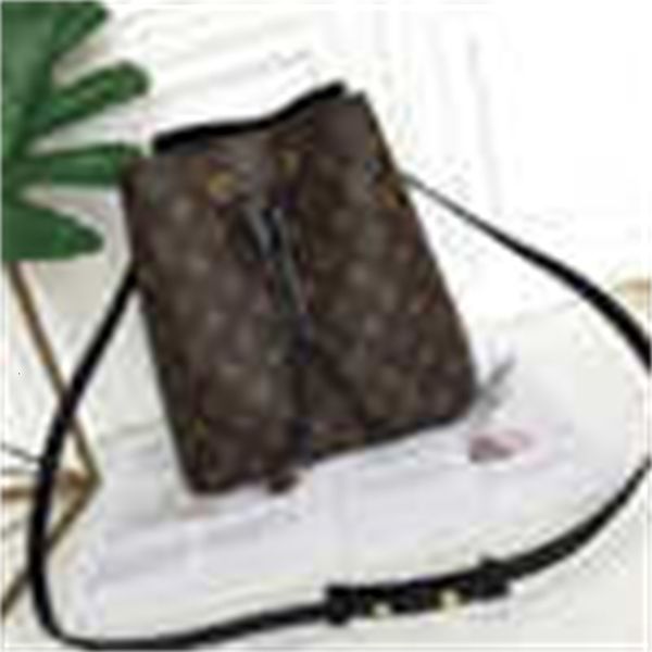 bucket net trendy brand bag female bag new designer red envelope handbags iconic luxury handles shoulder bags totes m44022 cross body ba
bucket net trendy brand bag female bag new designer red envelope handbags iconic luxury handles shoulder bags totes m44022 cross body ba