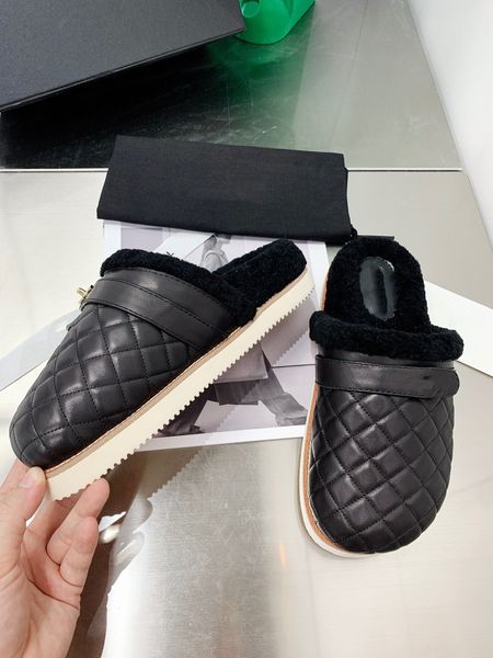 21 winter women's wool slippers classic designer lazy flat-bottomed flip flops 100% genuine leather ladies sandals suede letters cowhid, Black
21 winter women's wool slippers classic designer lazy flat-bottomed flip flops 100% genuine leather ladies sandals suede letters cowhid, Black
