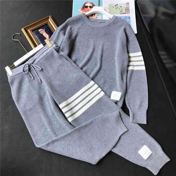 autumn and winter 20 new tb college style four bar stripe loose knit + elastic waist casual pants set women, White
autumn and winter 20 new tb college style four bar stripe loose knit + elastic waist casual pants set women, White