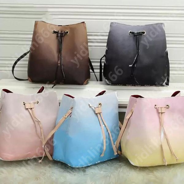 2021 news chest bag wallets luxury designer bag handbag purse f4 new leather backpack for women female back pack high capacity shoulder bag
2021 news chest bag wallets luxury designer bag handbag purse f4 new leather backpack for women female back pack high capacity shoulder bag