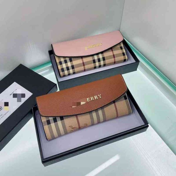 2021 autumn women's color matching long wallet card bag hand with gift box luxury, Red;black
2021 autumn women's color matching long wallet card bag hand with gift box luxury, Red;black