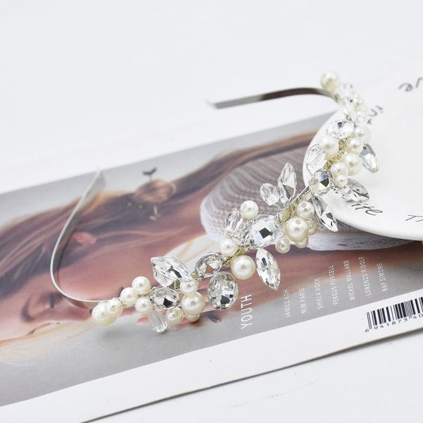 fashion pearl crystal hand-woven bridal headband european and american romantic copper wire small flower headwear hair clips & barrettes, Golden;silver
fashion pearl crystal hand-woven bridal headband european and american romantic copper wire small flower headwear hair clips & barrettes, Golden;silver