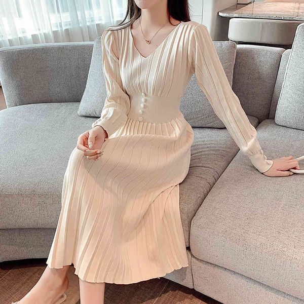 autumn winter v-neck knitted dress elegant female mid-length long-sleeved pleated temperament 210514, Black;gray
autumn winter v-neck knitted dress elegant female mid-length long-sleeved pleated temperament 210514, Black;gray