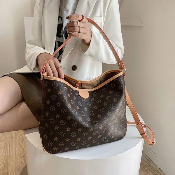 duffel bags women casual tote foldable large capacity storage bag female fashion shopping youth simple
duffel bags women casual tote foldable large capacity storage bag female fashion shopping youth simple