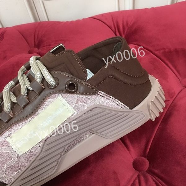 screener sneaker beige butter dirty leather shoes running vintage red and green web stripe luxurys designers sneakers bi-color rubber sole h, Red;white
screener sneaker beige butter dirty leather shoes running vintage red and green web stripe luxurys designers sneakers bi-color rubber sole h, Red;white