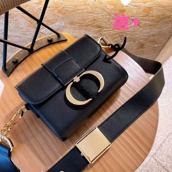 luxury design handbag early autumn 2021 new women's d + underarm chain straddle box temperament casual style shoulder bag
luxury design handbag early autumn 2021 new women's d + underarm chain straddle box temperament casual style shoulder bag