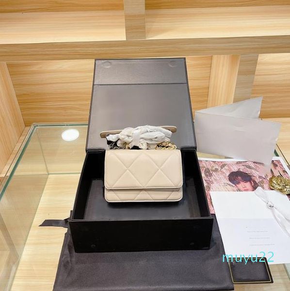 autumn and winter handbag shoulder bags fashion leisure totes crossbody bag genuine leather fashion square pattern 7 colors 565
autumn and winter handbag shoulder bags fashion leisure totes crossbody bag genuine leather fashion square pattern 7 colors 565