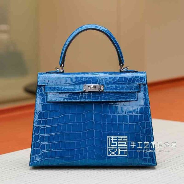 designer handbags 2021 women's herme ag kellys bag nile crocodile pizmill blue 25cm gold buckle single shoulder diagonal bag bb
designer handbags 2021 women's herme ag kellys bag nile crocodile pizmill blue 25cm gold buckle single shoulder diagonal bag bb